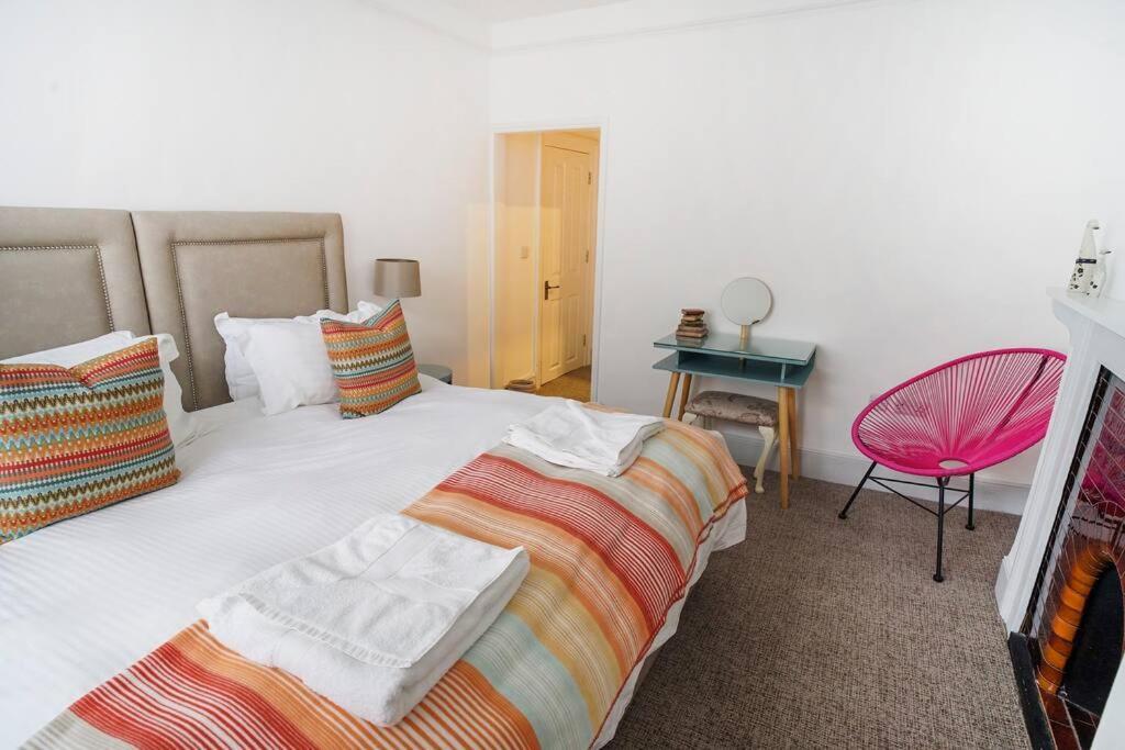 Paskins, Cowes - Sleeps 4 - 2 Bed - 2 Bath - Central Location Экстерьер фото