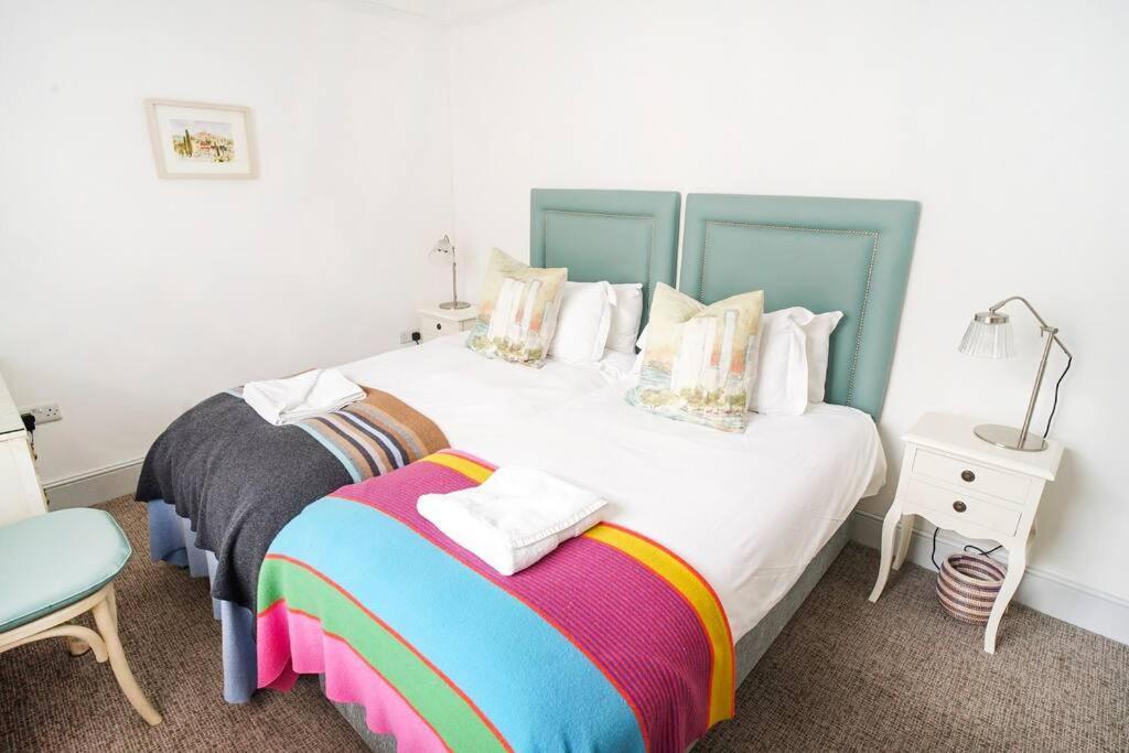 Paskins, Cowes - Sleeps 4 - 2 Bed - 2 Bath - Central Location Экстерьер фото